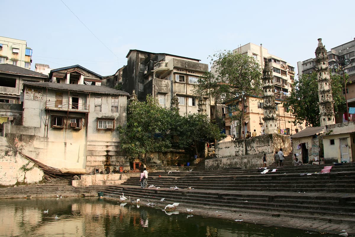 ٦ مناطق سرية وسحرية في مومباي 1 Banganga Tank